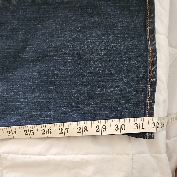 Old Navy mid-rise jeans - Picture 3 of 8